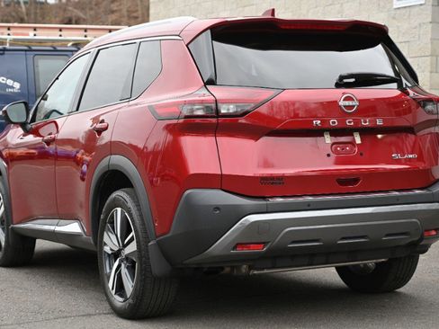 Used 2023 Nissan Rogue SL w/ SL Premium Package image 5