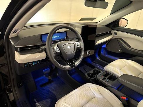 Certified 2025 Ford Mustang Mach-E Premium RWD image 4