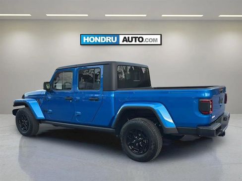 Used 2021 Jeep Gladiator Willys image 3