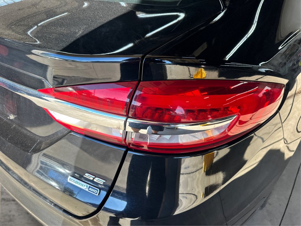 Used 2017 Ford Fusion SE AWD/4WD image 22