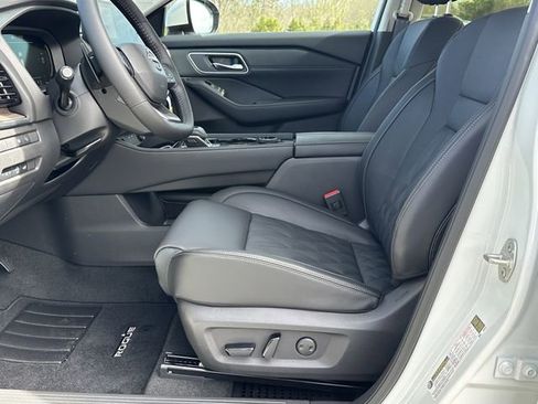 New 2026 Nissan Rogue Platinum image 10