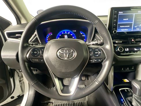 Used 2022 Toyota Corolla Cross XLE w/ Convenience Package AWD/4WD image 17