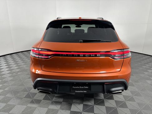 Certified 2025 Porsche Macan image 10