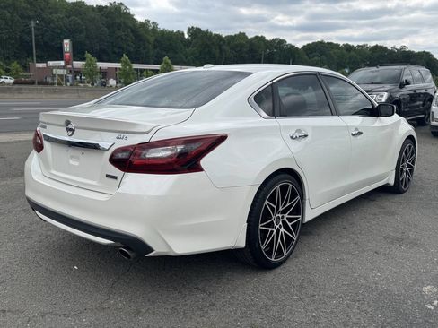 Used 2018 Nissan Altima 2.5 SR w/ SR Special Edition FWD image 4