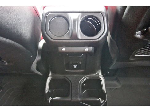 Used 2024 Jeep Gladiator Rubicon w/ Technology Group image 15