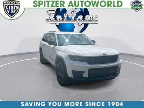 Used 2023 Jeep Grand Cherokee L Laredo AWD/4WD image 2
