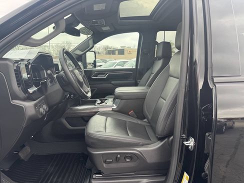 Used 2025 Chevrolet Silverado 2500 LTZ w/ Trail Boss Package AWD/4WD image 9