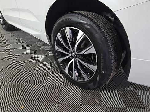 Certified 2023 Volvo XC60 B5 Plus w/ Protection Package Premier image 11