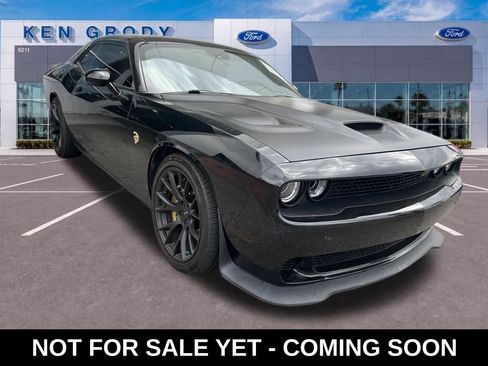 Used 2016 Dodge Challenger SRT Hellcat RWD image 1