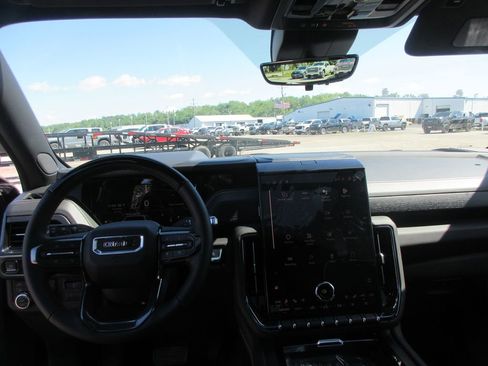 New 2026 GMC Yukon XL AT4 Ultimate AWD/4WD image 16