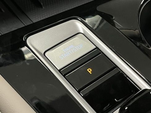 New 2026 Volkswagen Atlas SE image 17