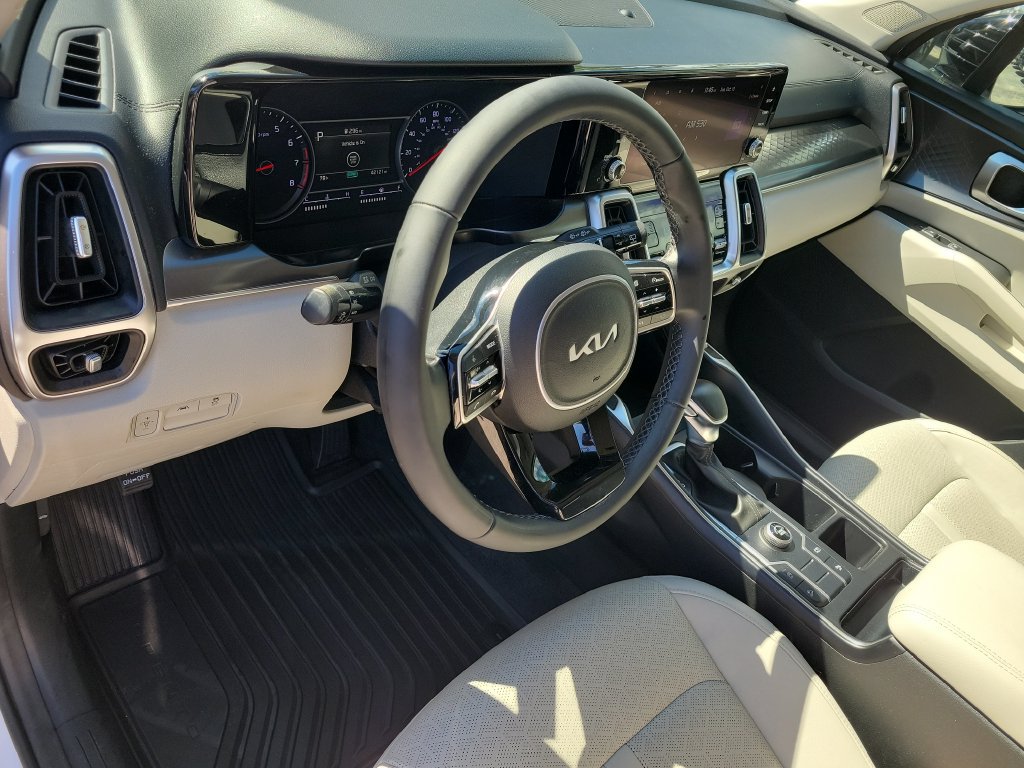 Certified 2022 Kia Sorento S FWD image 7