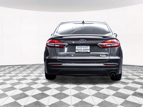 Used 2019 Ford Fusion SE w/ Equipment Group 151A FWD image 10