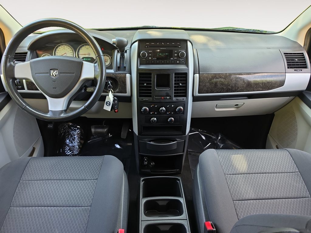 Used 2010 Dodge Grand Caravan SXT FWD image 10