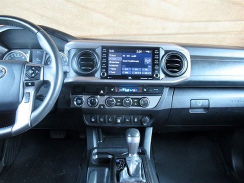 Used 2020 Toyota Tacoma Limited image 19