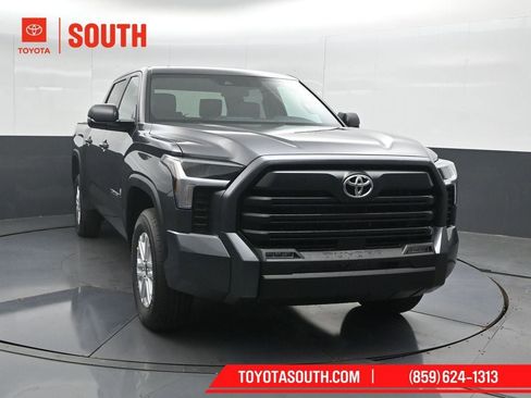 New 2026 Toyota Tundra SR5 w/ SR5 Premium Package AWD/4WD image 5