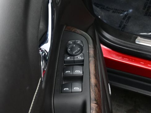 Used 2023 GMC Acadia Denali w/ Denali Ultimate Package image 10