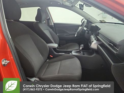 Used 2024 Hyundai Kona SEL image 32