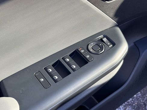New 2025 Kia K4 LXS image 18