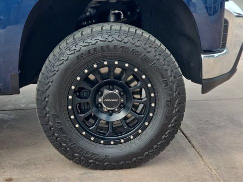 Used 2019 Chevrolet Silverado 1500 LT w/ All-Star Edition RWD image 38