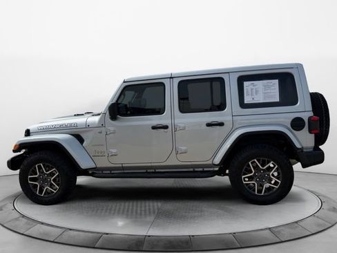 Used 2024 Jeep Wrangler Unlimited Sahara w/ Technology Group AWD/4WD image 6