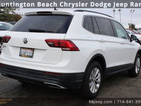Used 2019 Volkswagen Tiguan SE w/ Panoramic Sunroof Package image 5