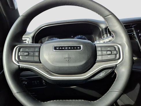 Used 2024 Jeep Wagoneer Series II w/ Flexible Seating Group image 21