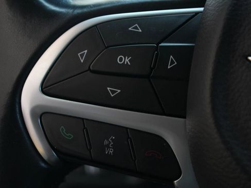 Used 2016 Chrysler 300 Limited w/ Driver Convenience Group image 18