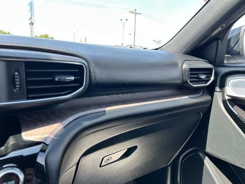 Used 2023 Ford Explorer Platinum w/ Technology Package AWD/4WD image 46