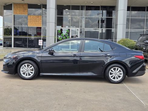 Used 2025 Toyota Camry LE FWD image 6