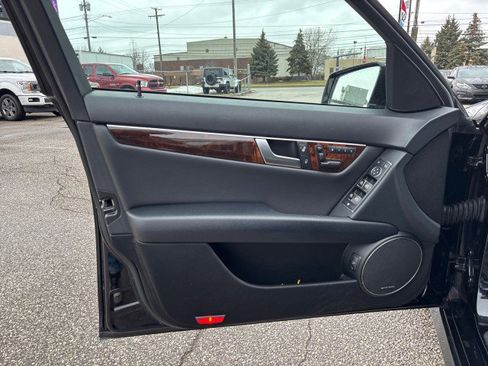 Used 2012 Mercedes-Benz C 300 Sport image 9
