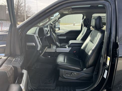 Used 2017 Ford F250 Lariat w/ Chrome Package image 3