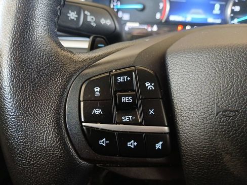 Used 2020 Ford Explorer XLT w/ Equipment Group 202A AWD/4WD image 17