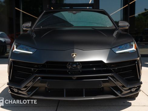 Used 2023 Lamborghini Urus Performante AWD/4WD image 5