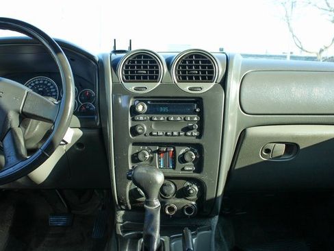 Used 2004 GMC Envoy XUV SLE w/ 1SB Preferred Equipment Group image 17