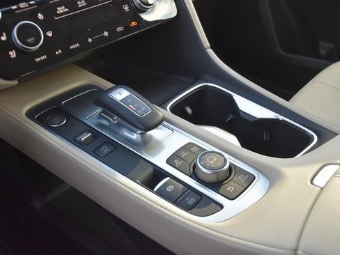 Certified 2025 INFINITI QX60 Luxe image 39