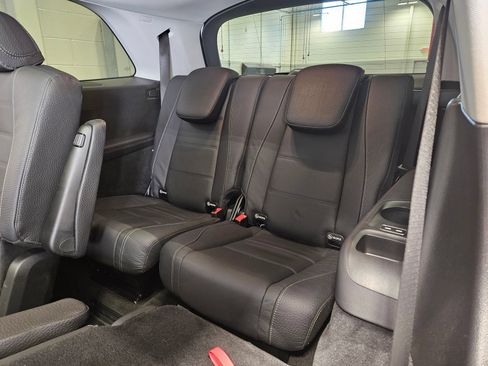 Used 2024 Mercedes-Benz GLS 580 4MATIC image 14