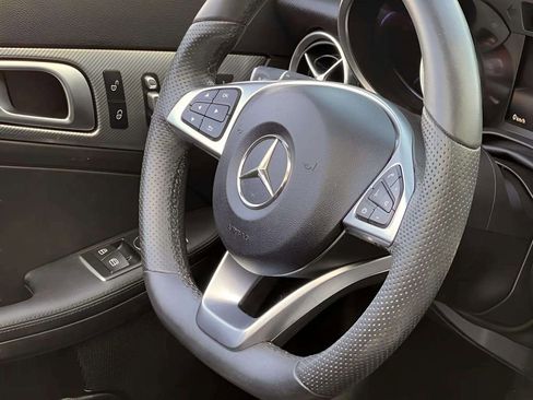 Used 2019 Mercedes-Benz SLC 300 image 18