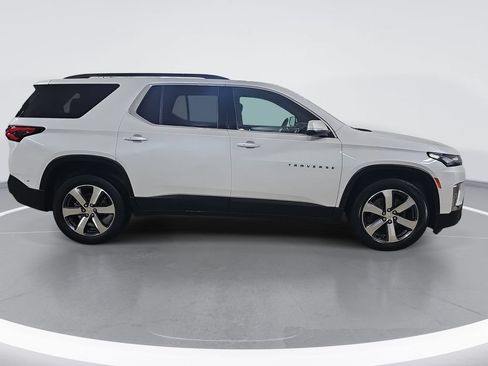 Used 2023 Chevrolet Traverse LT w/ LT Premium Package AWD/4WD image 2