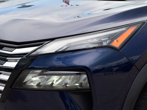 Used 2024 Nissan Rogue SV AWD/4WD image 24