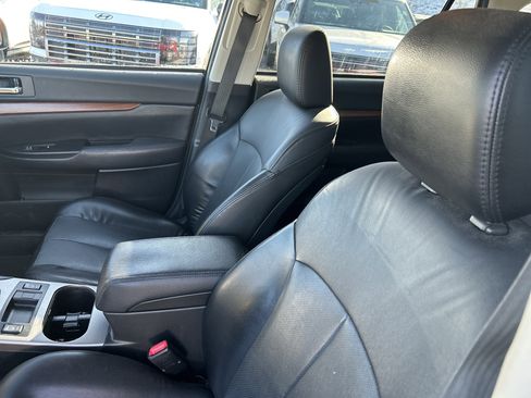Used 2013 Subaru Outback 2.5i Limited w/ Moonroof Pkg image 17