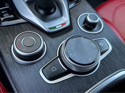 Used 2023 Alfa Romeo Stelvio Sprint RWD image 29