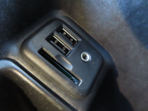 Used 2015 GMC Sierra 1500 SLE w/ All-Terrain Package image 9