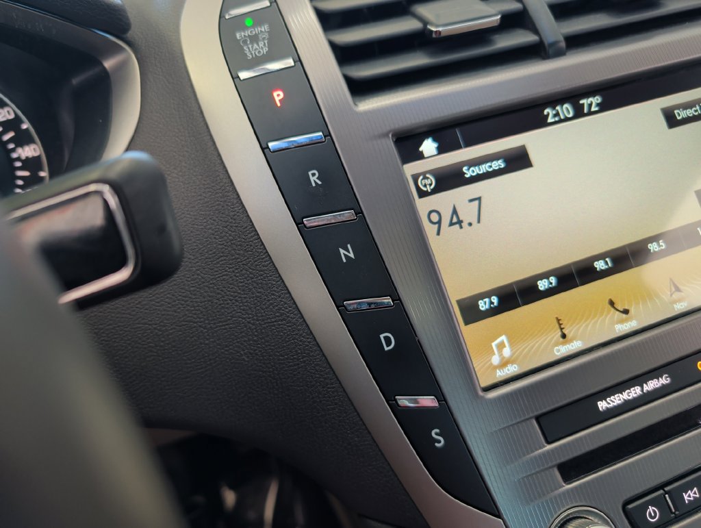 Used 2017 Lincoln MKZ Reserve FWD image 28