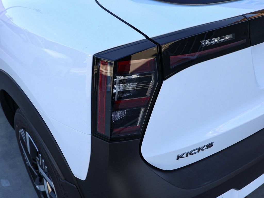 Used 2026 Nissan Kicks SV w/ Charging Package FWD image 8