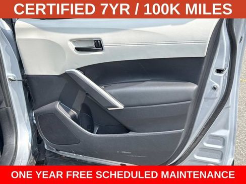 Used 2024 Toyota Corolla Cross LE FWD image 6