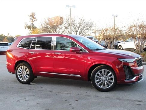 Used 2020 Cadillac XT6 Premium Luxury image 2
