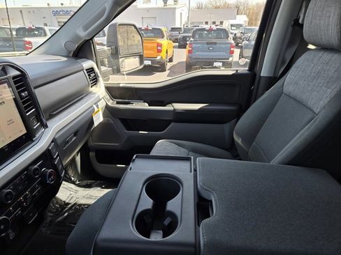 New 2026 Ford F250 4x4 Crew Cab Super Duty image 11