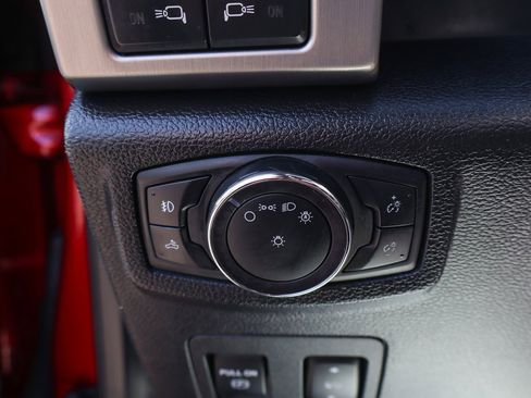 Used 2018 Ford F150 Platinum w/ Equipment Group 701A Luxury image 19