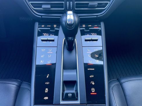Used 2023 Porsche Macan GTS image 20